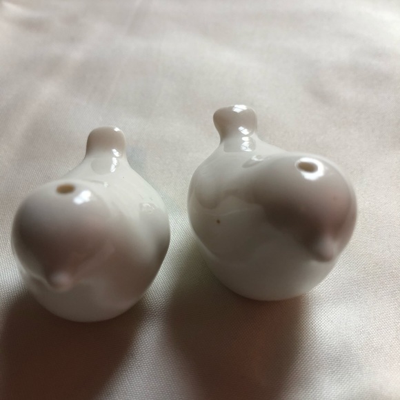 3 for $20/ White Bird Salt and Pepper Shakers - Picture 2 of 4